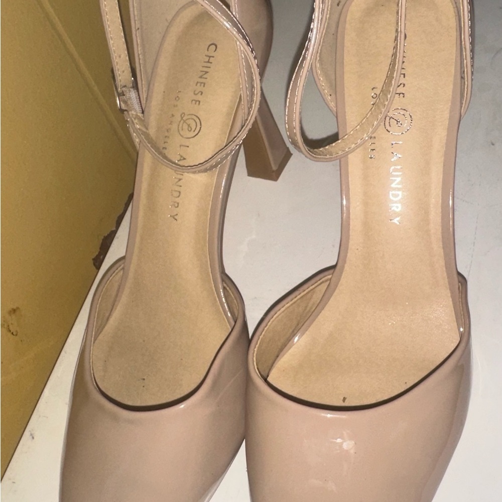 Chinese Laundry Beige Patent Heels. (#103)